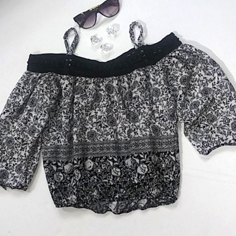 IZ Byer Floral Cropped Top w Crochet Detail